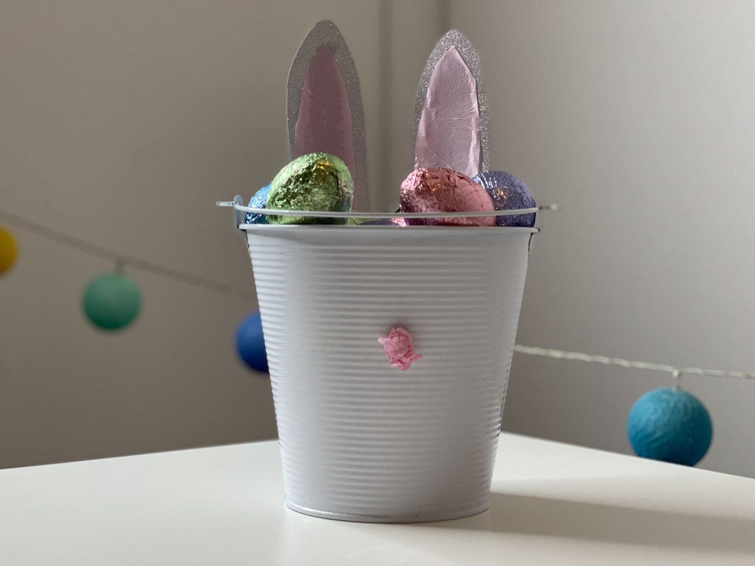 Easter bunny bucket with eggs and bunting